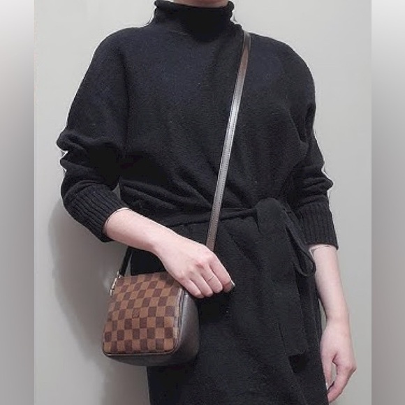 ๐โค๏ธ 8 HOUR SALE โค๏ธ๐ Louis Vuitton Damier Ebene Trousse Make Up Pochette Bag - Picture 5 of 11